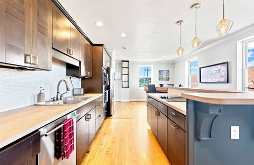 Birmingham Apartment | Luxe Downtown Birmingham Retreat by Railroad Park!
