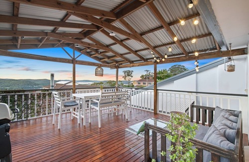 Umina Beach House | Luxe Family Getaway Umina | Trails & Waves Nearby
