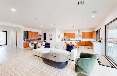 Dove Mountain House | Luxe home with private pool, hot tub & amazing views of Tucson