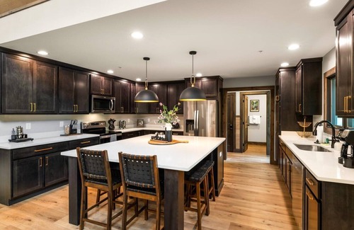 Wears Valley House | Luxe Lodge - Golf Sim, Pool, Theater, Sleeps 20