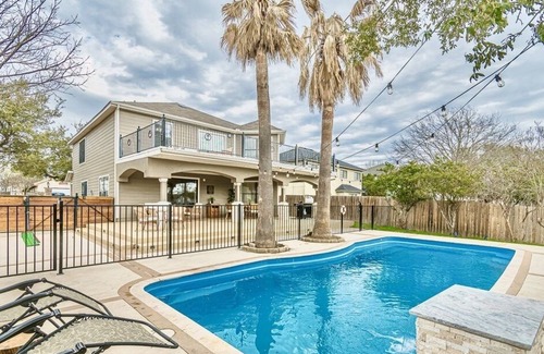 North San Antonio - SAT House | Luxe Private San Antonio Retreat with Pool Near DT!