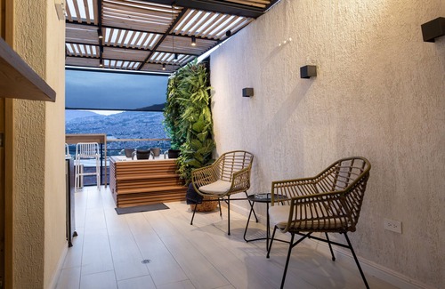 Medellin House | Luxe Retreat Private Jacuzzi, A House Best view and price of North Medellin