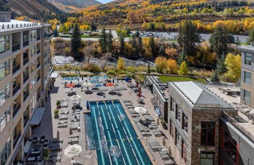Avon House | LUXE Riverfront Mountain Retreat Walk to Gondola