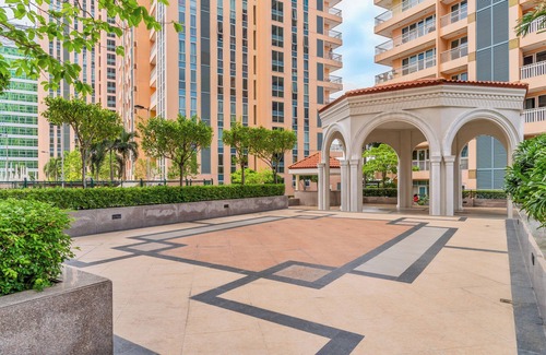 Pinagsama Condo | Luxe Suite With 180 Stunning City Views