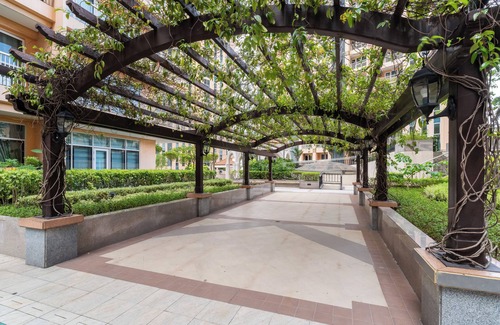 Pinagsama Condo | Luxe Suite With 180 Stunning City Views