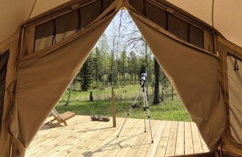 Grythyttan Other | Luxe tent met uitzicht op het bos en met Sauna en hottub