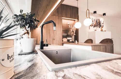 Fertoszentmiklos Villa | LuxHome by Lake Neusiedl with Jakuzzi