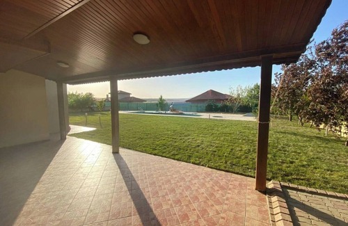 Buyukcekmece Ski Chalet | Luxuries chalet, pool, private villa, AC, and free WIFI