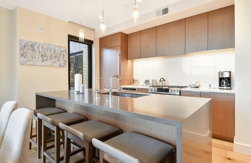 Park City Condo | Luxurious 1 BR in Canyons Village-Ski in/ski out! by RedAwning