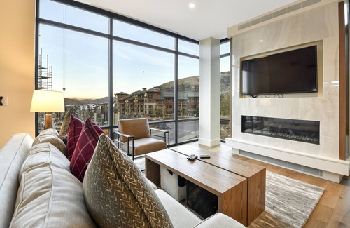Park City Condo | Luxurious 1 BR in Canyons Village-Ski in/ski out! by RedAwning
