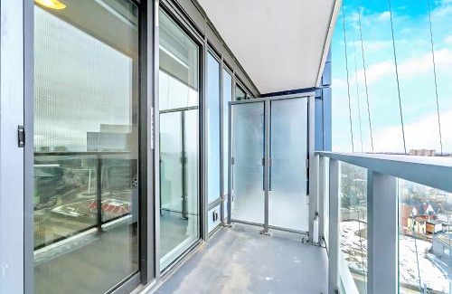 Kitchener Apartment | Luxurious 1BR Condo - Stunning City Views