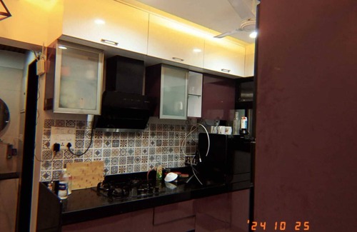 Nanded House | Luxurious 2-bedroom flat, 5 sitter Recliner sofa, WiFi, modern amenities in Pune