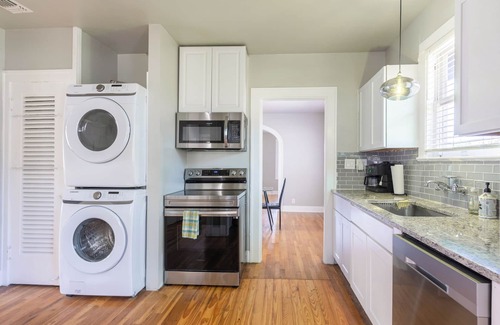 Highland Park House | Luxurious 2-bedroom Town house
