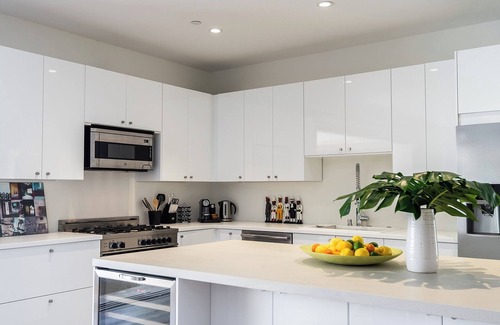 Gas Lamp Section House | Luxurious 2bd Manhattan Beach walk st guest apartment in the sand section