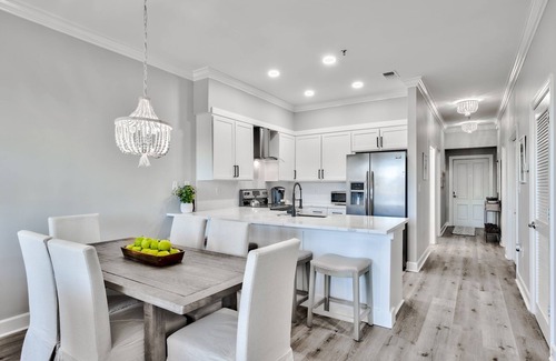 Seacrest Beach Condo | Luxurious 3 BR Condo overlooking 30A nestled between Rosemary & Alys Beach