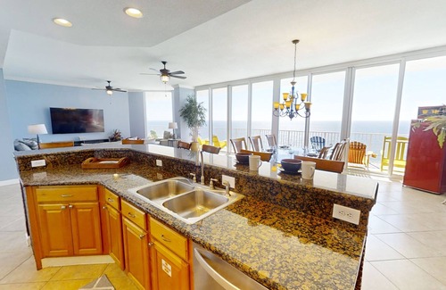 Long Beach Condo | Luxurious 3500' Penthouse 100' balcony! Free Beach Chairs! Free Golf Daily!