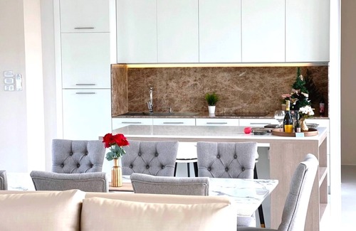 Nong Kae Villa | Luxurious 4-Bedroom Pool Villa with Best Mountain Views