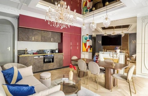 Bonne-Nouvelle Apartment | Luxurious 4-Bedroom Apartment Between Louvre and Marais District