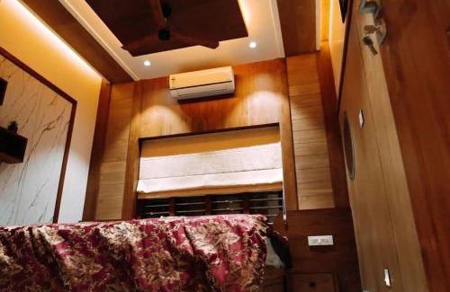 Malappuram Villa | Luxurious 5000 SQFT Mansion with Modern Comforts And Spacious Elegance