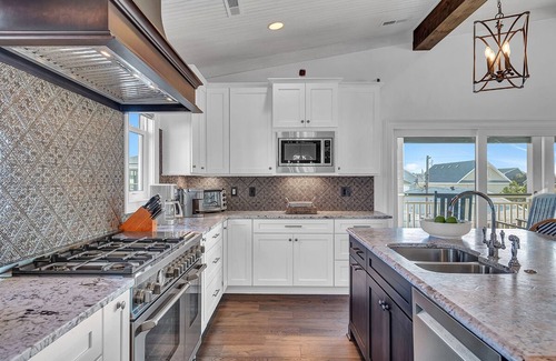 Wrightsville Beach House | Luxurious 5br/5.5ba home w/ocean views, elevator, close to the beach!