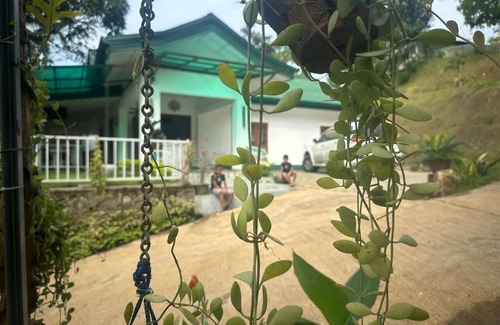Warakapola Resort | Luxurious 6-bedroom resort with WiFi, AC in charming Algama