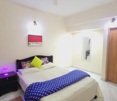 Basundhara Residential Area Apartment | Luxurious Ac Room with Washroom & Balcony