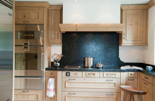 Zweisimmen Nr Gstaad Apartment | Luxurious Alpine Flat With Hotel Amenities