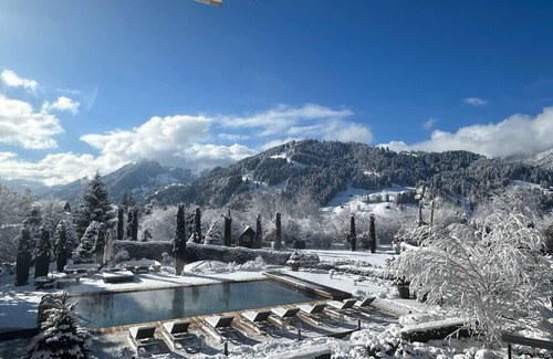Zweisimmen Nr Gstaad Apartment | Luxurious Alpine Flat With Hotel Amenities