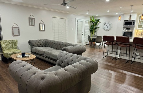 Barker House | Luxurious and elegant atmosphere.