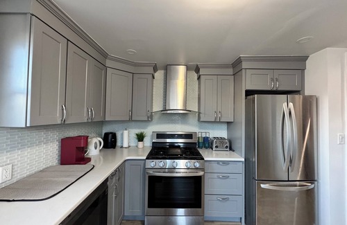 Bergen Apartment | Luxurious and Modern Apt near NYC.