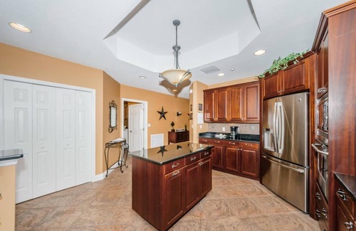 Redington Shores Condo | Luxurious and Stunning Waterfront Condo w/Beautiful Bay Views and Beach Access
