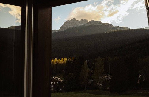Cortina d'Ampezzo Apartment | Luxurious apartment with large balcony and beautiful mountain view