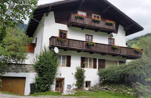 Matrei in Osttirol Apartment | Luxurious apartment with a large garden