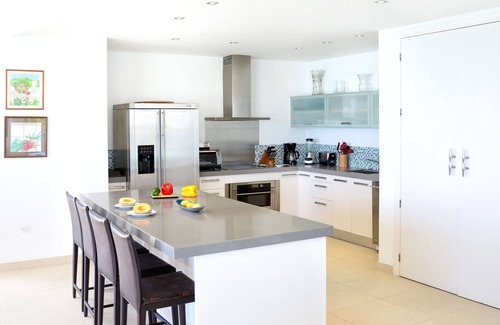 Simpson Bay Condo | LUXURIOUS BEACH FRONT UNIT - SPECTACULAR OCEAN VIEWS.