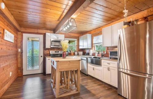 Granbury Cabin | Luxurious Cabin With Lake Viewnn