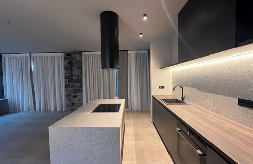Monopari Villa | Luxurious Cave-Style, Smart Two Villas & Mountain View on Neromai Residence