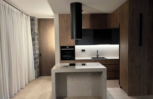 Monopari Villa | Luxurious Cave-Style, Smart Two Villas & Mountain View on Neromai Residence
