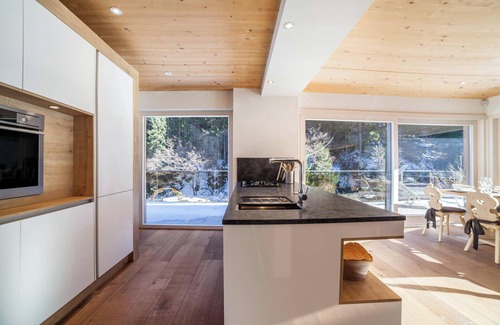 San Pancrazio Ski Chalet | Luxurious Chalet "De Ultimis" with Large Garden and Mountain Views