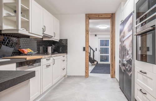 Fieberbrunn House | Luxurious chalet in the centre, ski bus nearby