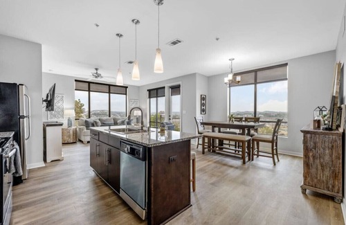 Rolling Mill Hill Condo | Luxurious Downtown High floor Corner-2bd2bth-#520