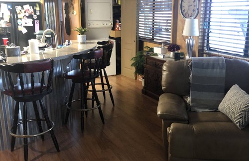 Fort Myers Boat Rental | Luxurious floating condo ! very private with great river views