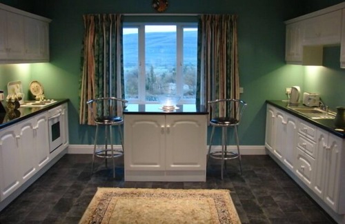 Newtown House | Luxurious Holiday Home with Wifi in the Heart of the Burren, Ballyvaughan.