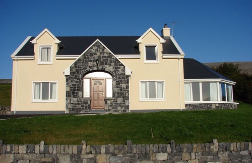 Newtown House | Luxurious Holiday Home with Wifi in the Heart of the Burren, Ballyvaughan.