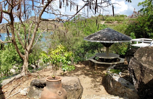 Freemans Bay House | Luxurious Home with Guesthouses and Private Pool on the Beach in English Harbour