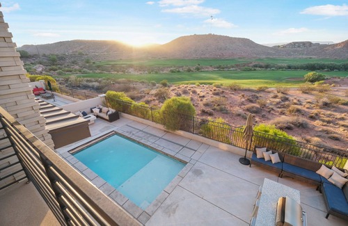 Washington House | Luxurious House on the Golf Course - Private Pool & Spa - Rooftop Fire Pit