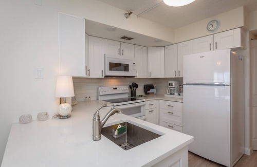 Jacksonville Beach Condo | LUXURIOUS Oceanfront - Beachdrifter 201 South-end w wrap around balcony