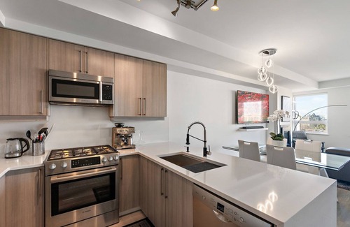 Victoria West Condo | Luxurious, Ocean View 2 Story Penthouse - Downtown - Secure Parking