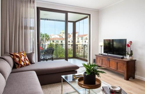 Elgin Apartment | Luxurious Palm View Apartment Cape Town
