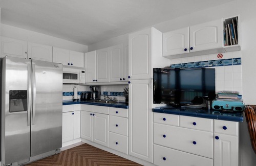 Red Hook Condo | Luxurious, Penthouse, 2 level, corner unit Oceanfront condo at Sapphire Beach