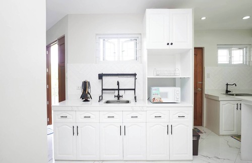 Lucena House | Luxurious Place Cozy Spacious Family Suite with WIFI near SM Lucena